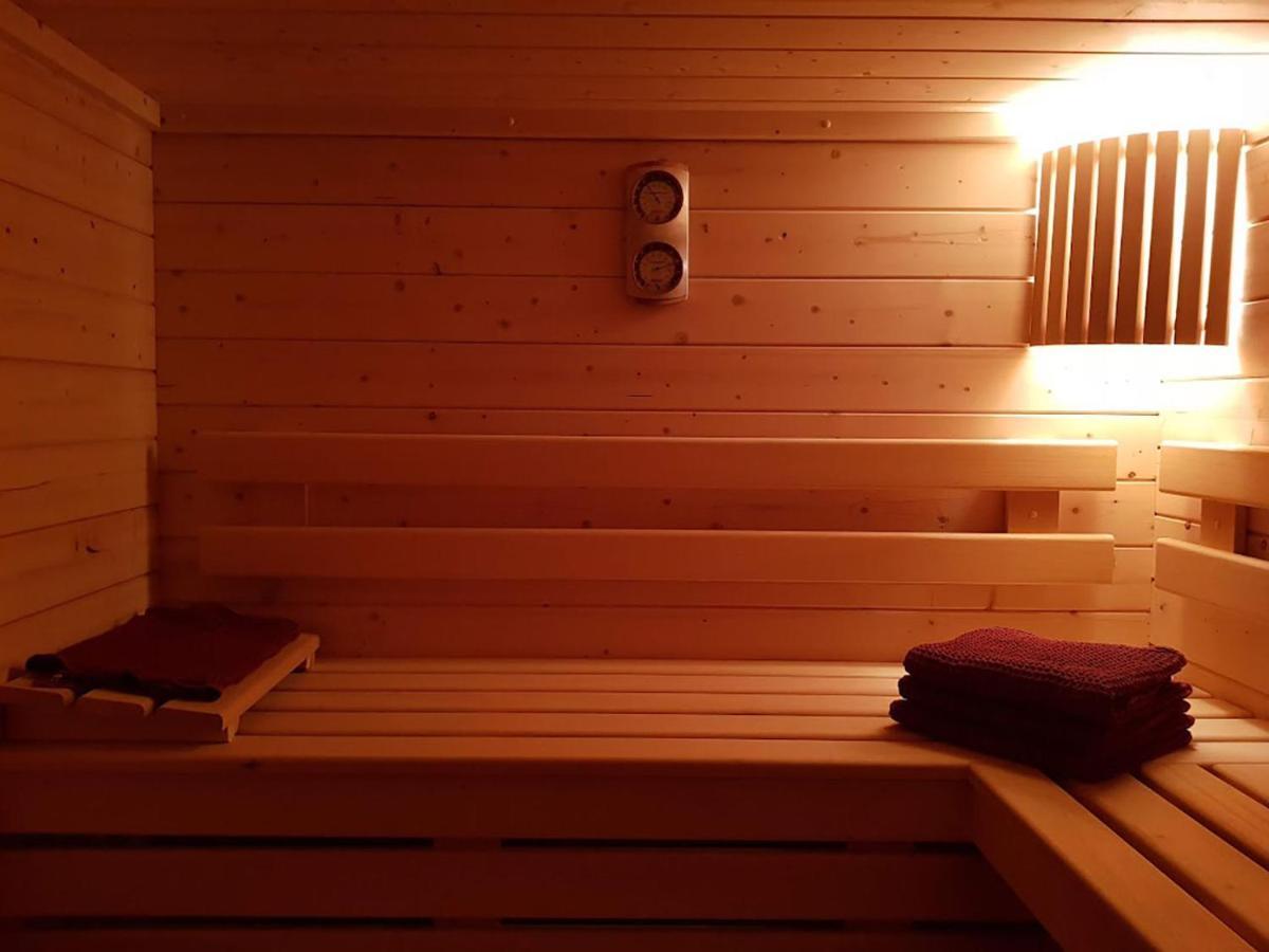 Au Soleil Vert - Chambre De Charme Avec Spa Et Sauna Prives Zeggers-Cappel Exterior foto
